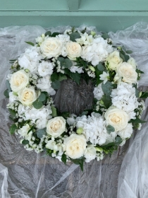 LARGE WHITE WREATH